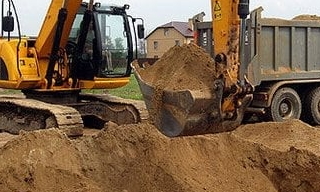 Выкопать яму экскаватором в Котласе от 932 руб. - 2Землекопа-Ктл