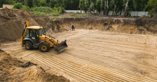 Разработка котлована Котлас, цена от 311 руб./м3.